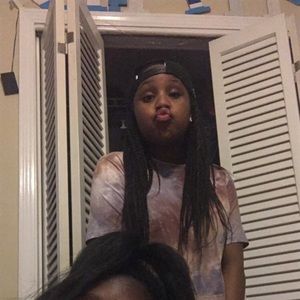 Meet your Posher, Mia